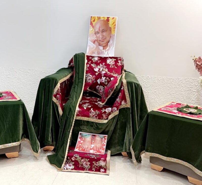 Guru ji Beautiful Cholas